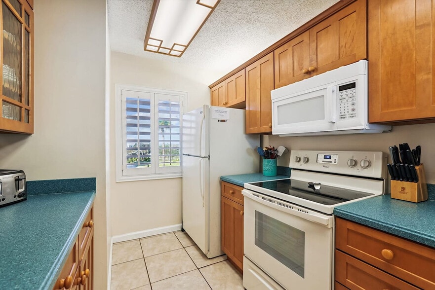 Building Photo - 6100 A1A S