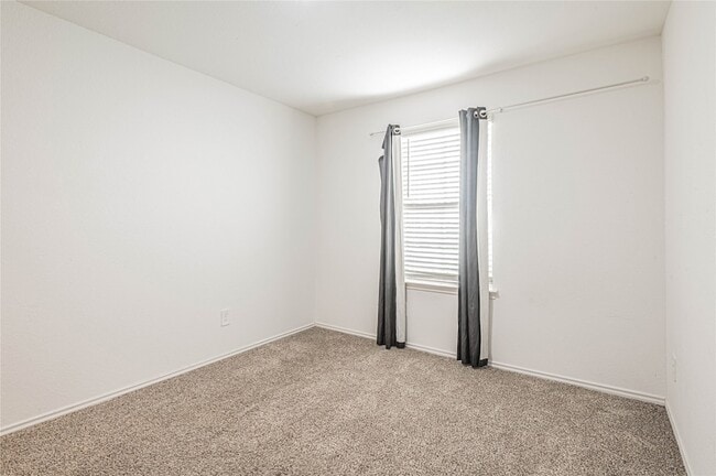 Building Photo - 5110 Hedgerose Ln