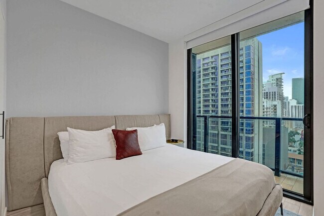 Building Photo - 398 NE 5th St