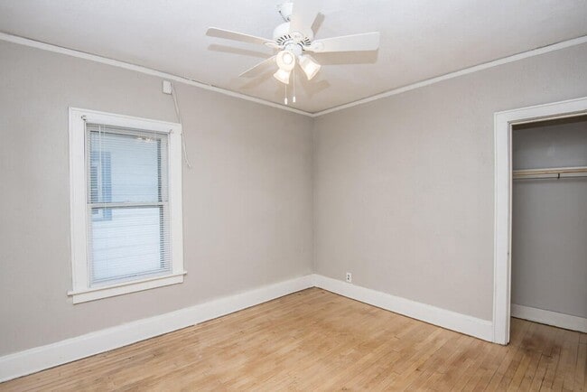 Building Photo - Updated 4-Bed Single Family Home with Clas...