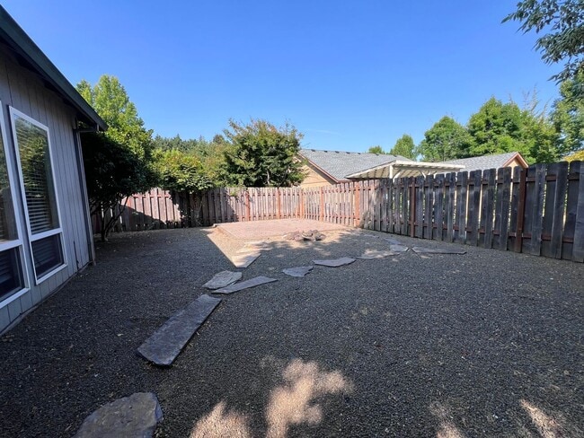 Building Photo - 17027 SW Lynnly Way