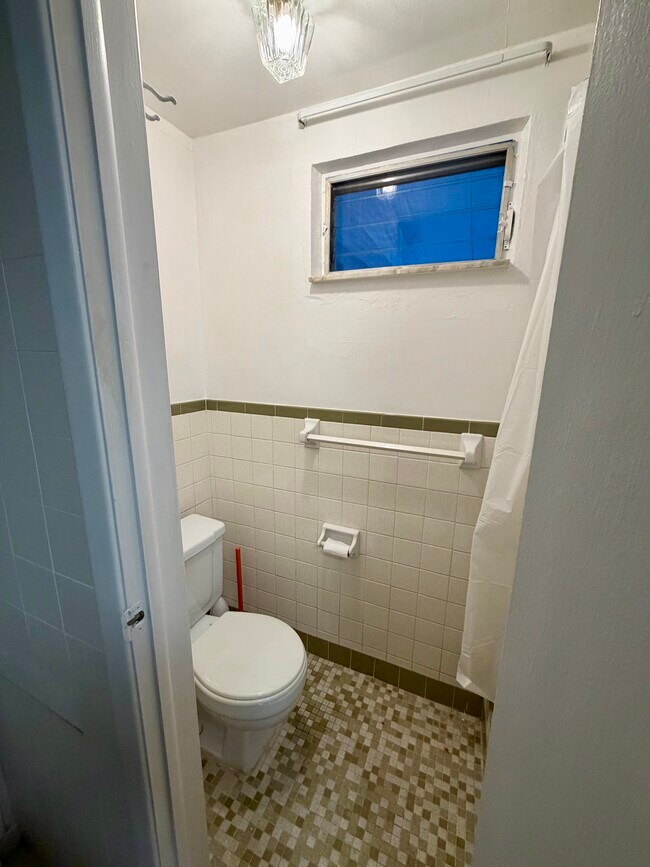 Building Photo - 5202 Overton Dr