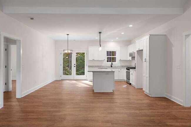 Building Photo - 2275 Hwy 19 N