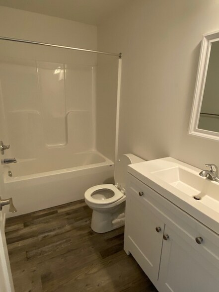 Building Photo - 3225 SW Clare Ave