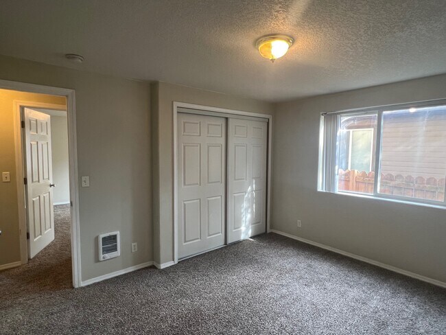 Building Photo - 1041 8th Ave