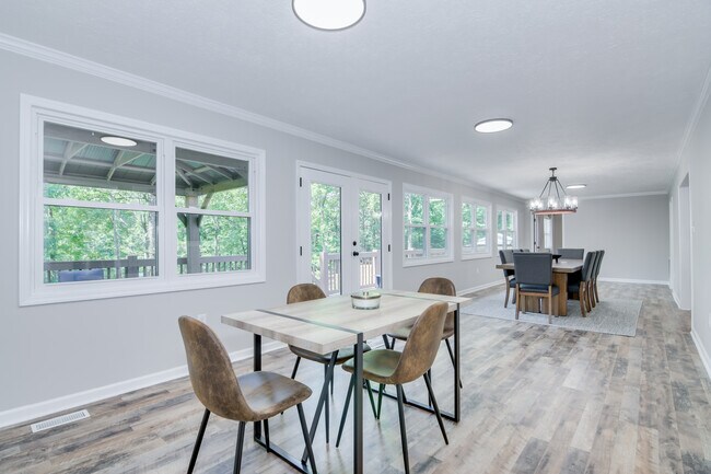 Building Photo - 219 Jasper Rd