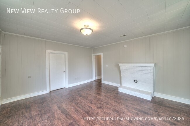 Building Photo - 620 N Moran St