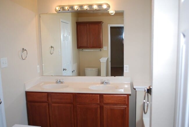 Building Photo - AVAILABLE NOW -  Beautiful 3-Bed, 2-Bath Home in Keller ISD