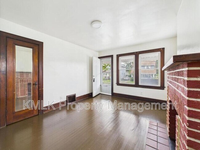 Building Photo - 661 Patterson Ave