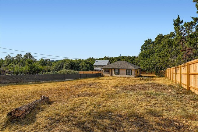 Building Photo - 930 Panorama Dr