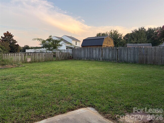Building Photo - 4924 Aldersbrook Dr