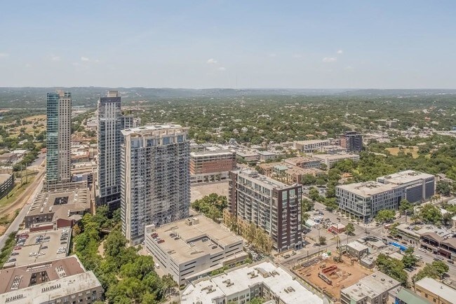 Building Photo - 360 Nueces St