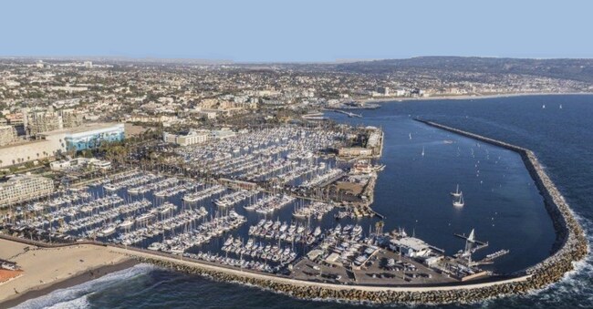 Building Photo - Hollywood Nights in Redondo Beach with lar...