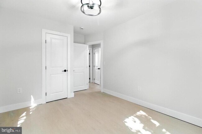 Building Photo - 821 S Woodlynn Rd