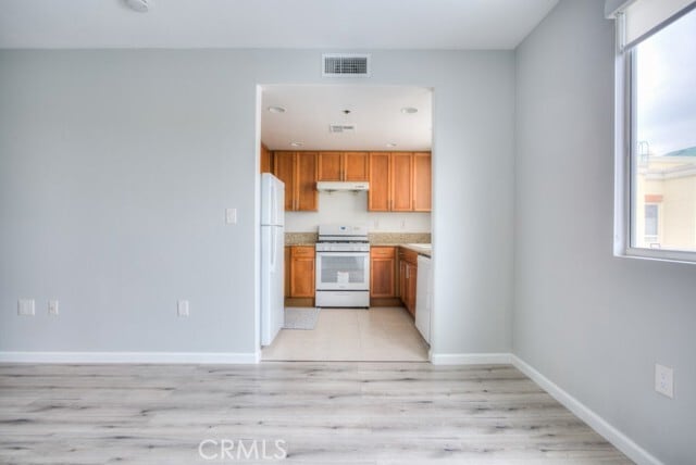 Building Photo - 580 W Main St