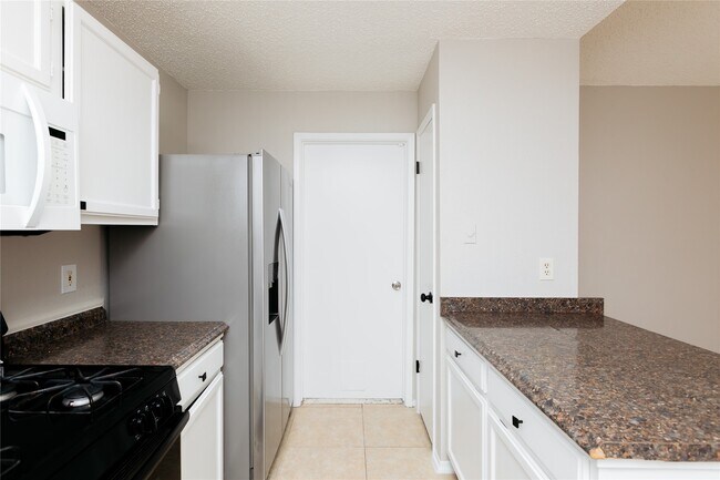 Building Photo - 13719 Vira Ln