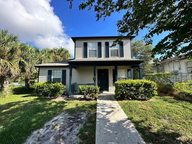 Building Photo - 701 4th St