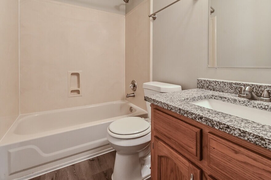 Building Photo - 8389 Palm Springs Dr