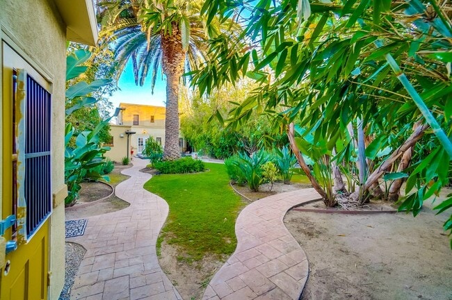 Building Photo - 3131 E Corto Pl