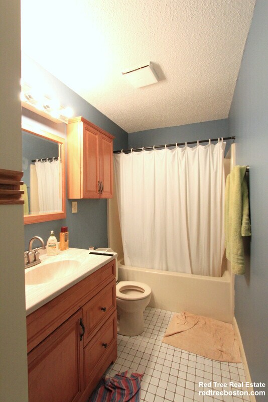 Building Photo - 23 Elm St