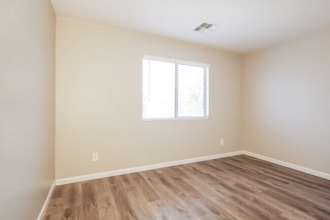 Building Photo - 8465 W Riley Rd