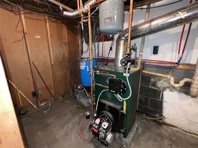 Building Photo - 26518 PA-267
