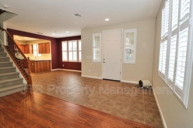 Building Photo - 217 Barnhill Dr