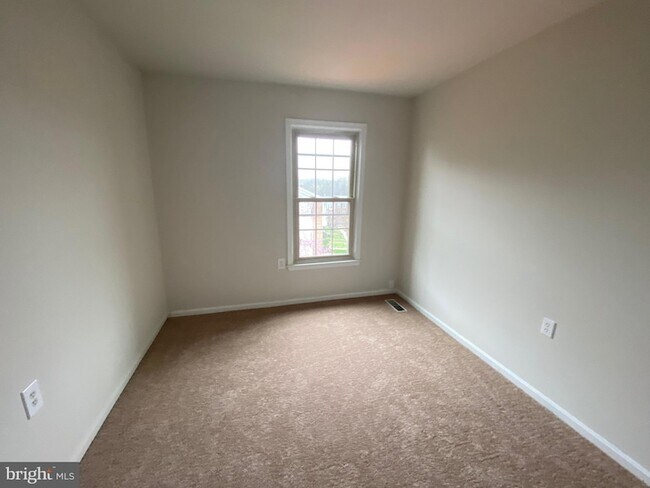 Building Photo - 12116 Stallion Ct