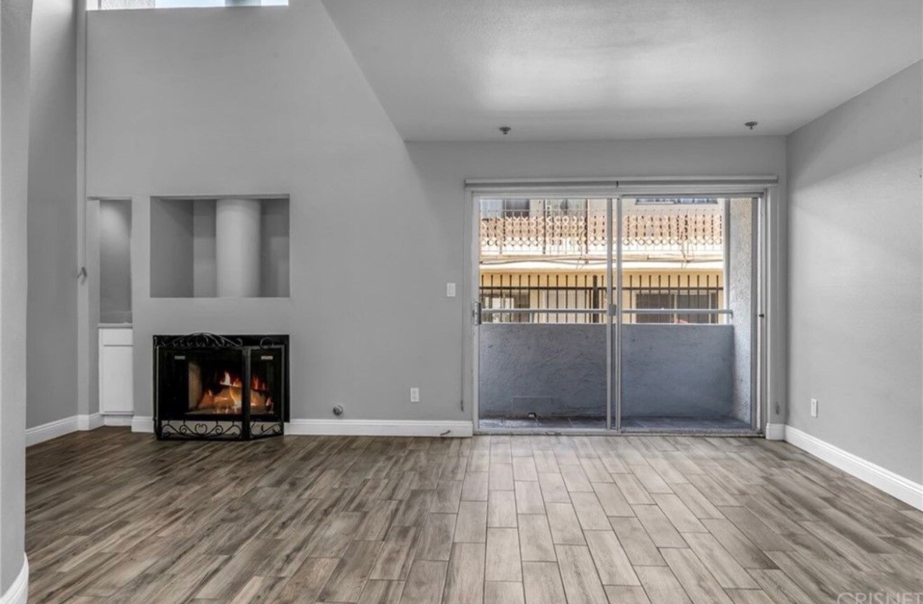 Building Photo - 6036 Hazelhurst Pl