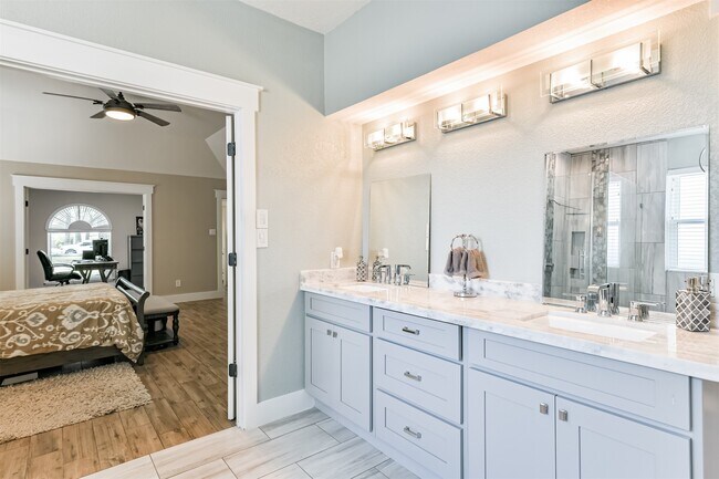 Building Photo - 11642 Cypresswood Dr