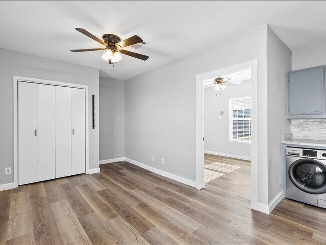 Building Photo - 3119 Belz Rd