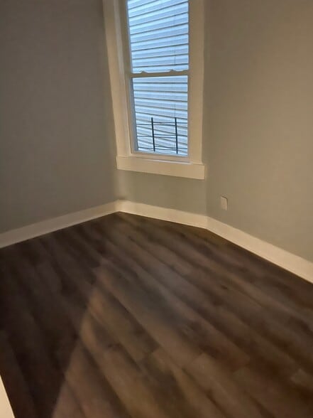 Building Photo - 477 Park Ave