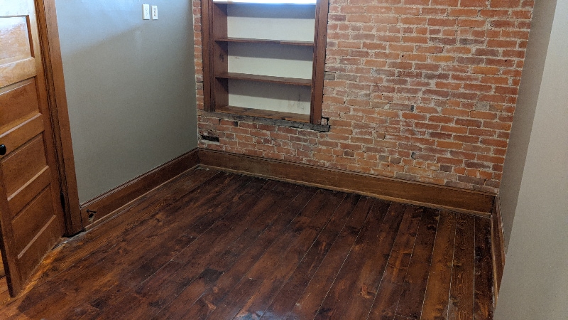 Building Photo - 127 1/2-38-32 E Main St