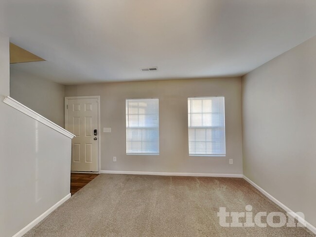 Building Photo - 151 Autumn Woods Dr