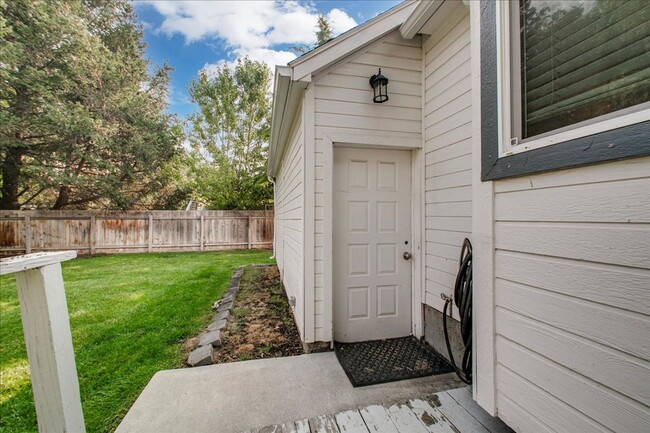 Building Photo - Bungalow Style Home in SE Boise