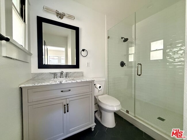 Building Photo - 854 Serrano Pl