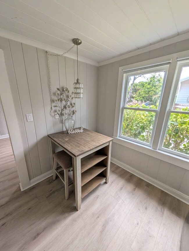 Building Photo - Adorable Rental in the Heart of Sarasota