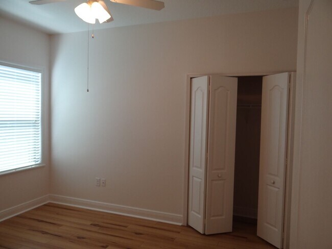 Building Photo - RIVER CLUB annual rental - Port Charlotte