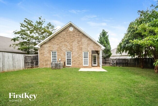 Building Photo - 4872 Longmeadow Dr