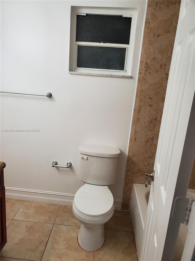 Building Photo - 1300 Moffett St