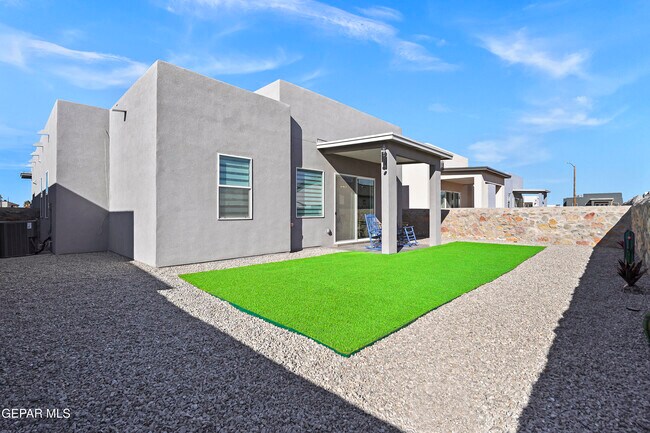 Building Photo - 620 Paseo Modesto Dr