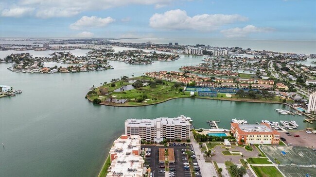 Building Photo - 450 Treasure Island Causeway