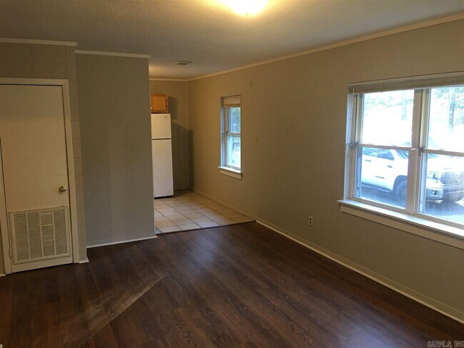 Building Photo - 9 Pinetree Apartment Rd