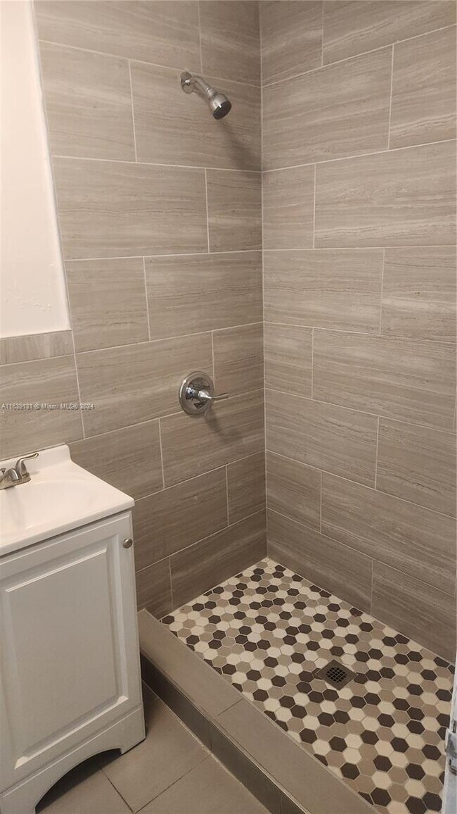 Building Photo - 1049 NW 95th St