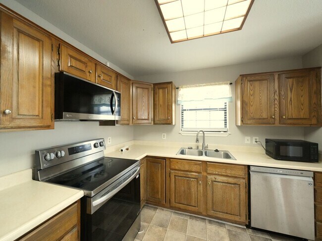 Building Photo - 3 Bed | 2 Bath | South Tulsa