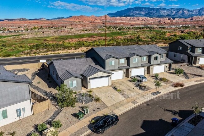 Building Photo - 3915 Razor Dr