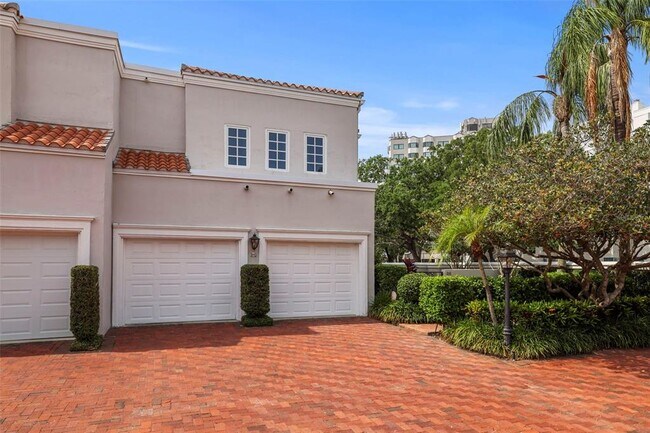 Building Photo - 4941 Bayshore Blvd