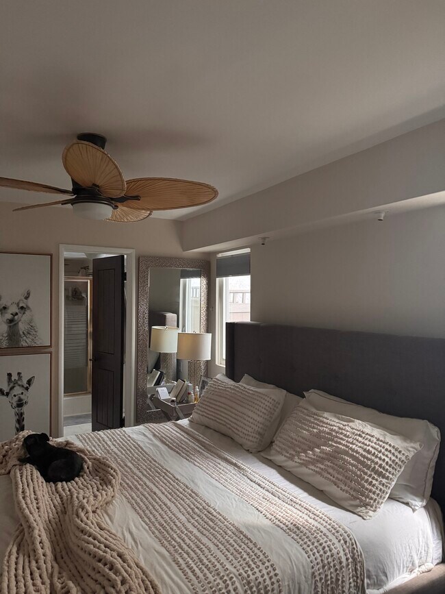 Building Photo - 332 21st St