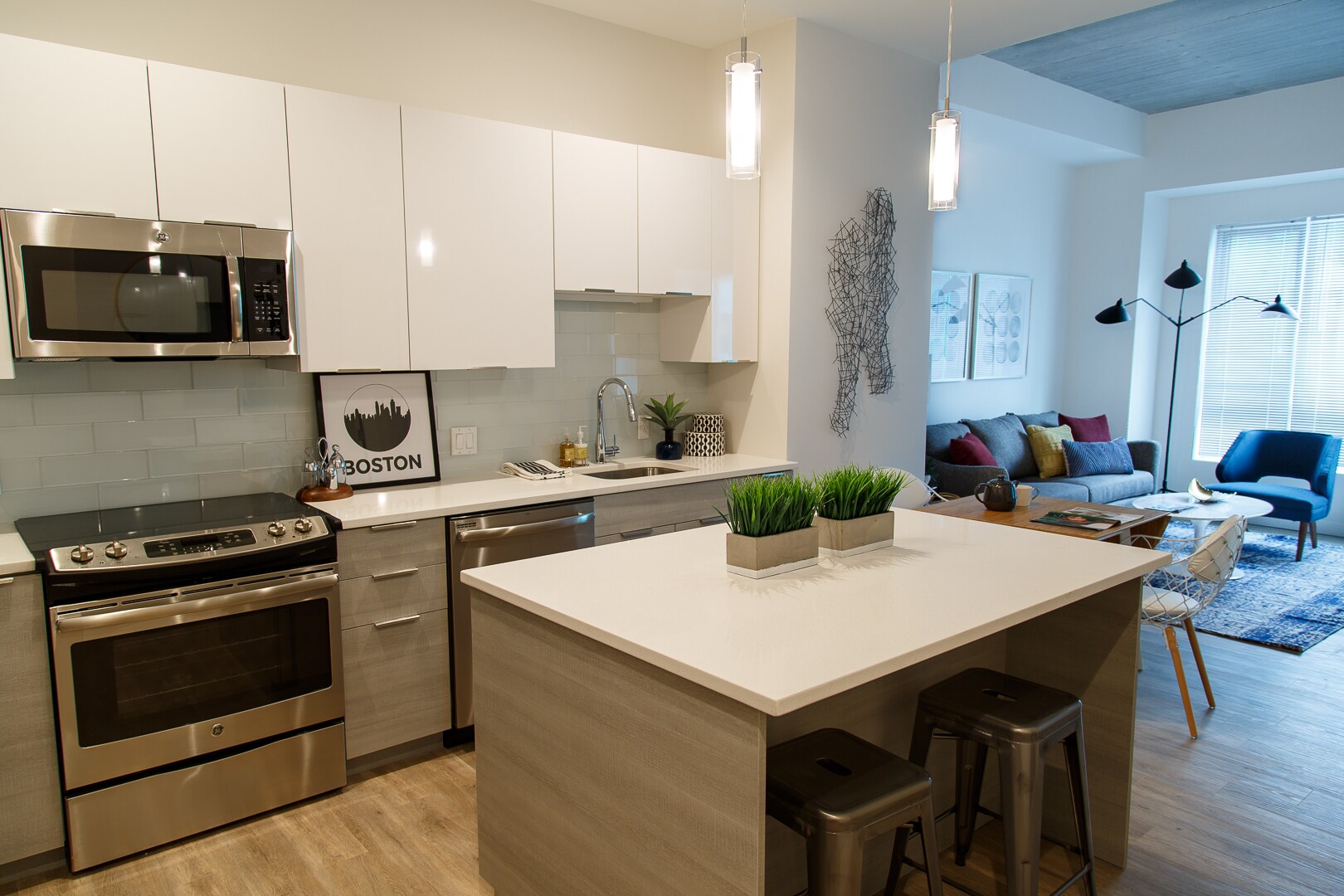 Building Photo - 480 Foley St