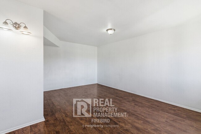 Building Photo - 45 N Phyllis-209